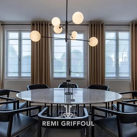 Gernez Historic Center 10 Guests ヴィラ *