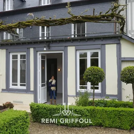 Gernez Historic Center 10 Guests ヴィラ