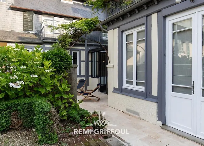 Gernez Historic Center 10 Guests * オンフルール