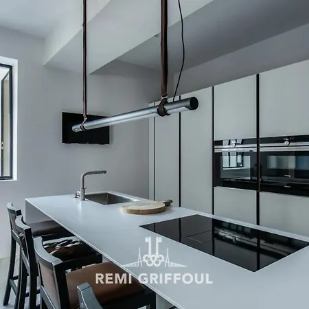 Gernez Historic Center 10 Guests Vila