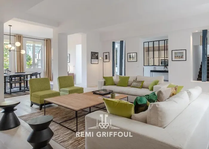 Gernez Historic Center 10 Guests *